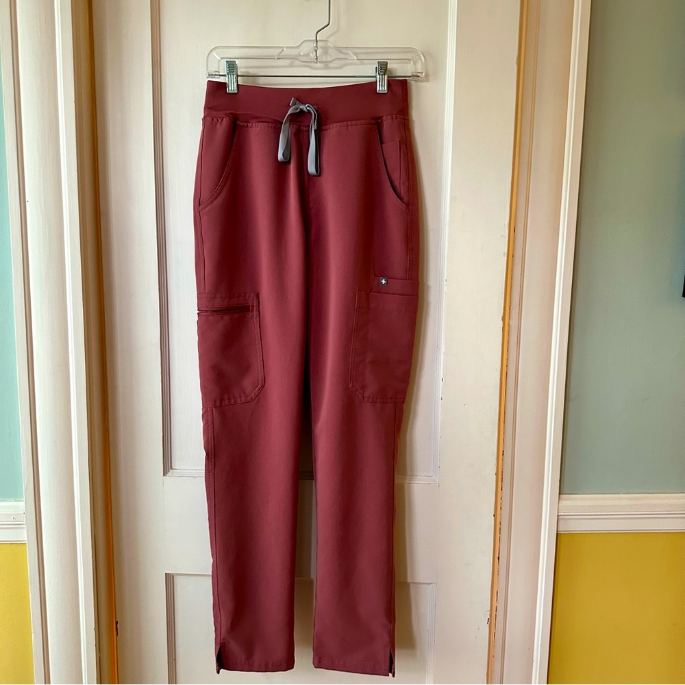 FIGS Yola High Rise Skinny Technical Collection Scrub
Pants XS in Mauve